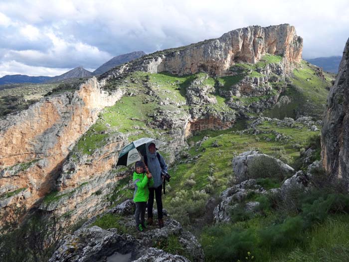 Blick über die enge Schlucht nach Süden zum Klettergebiet Mingo