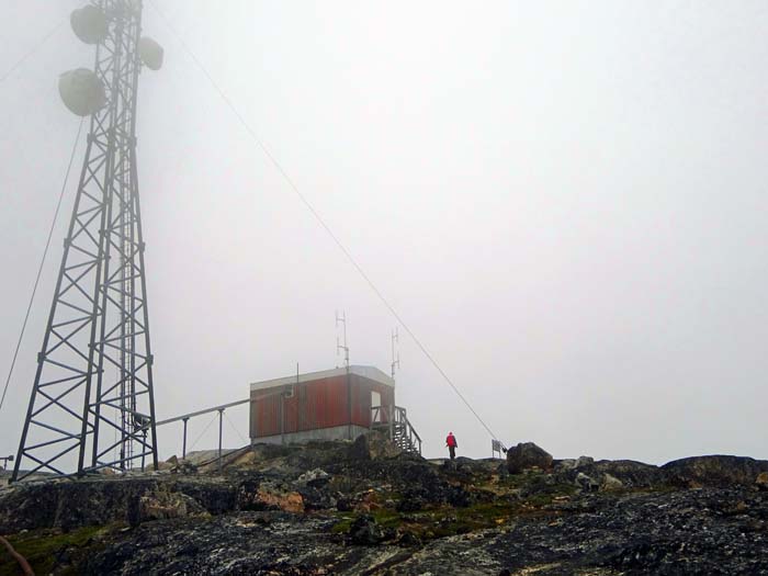 Ulli hat die Gipfelhütte erreicht                               