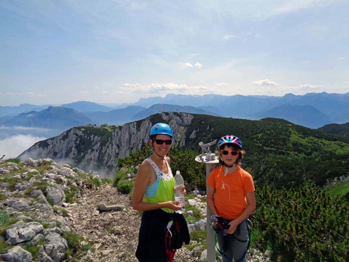 Gipfelblick zurück auf Feuerkogel und Totes Gebirge