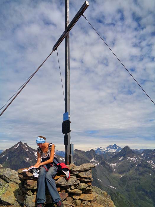 ... zum Kreuz auf der Alkuser Rotspitze