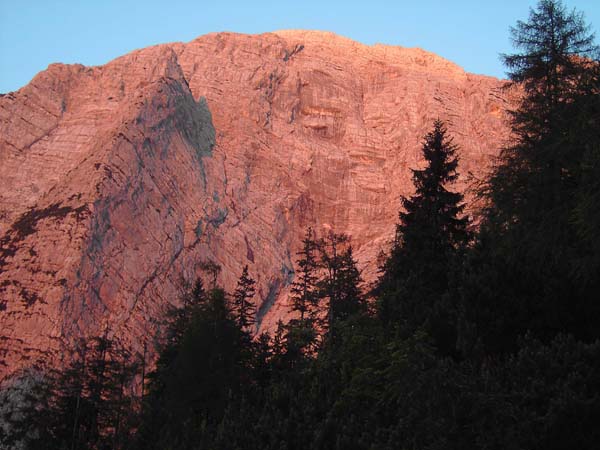 ... wenige Minuten später in völlig neuem Farbenkleid; diese Wand und die Schermberg Nordwand haben uns ganze Schatzkisten voller Abenteuer beschert