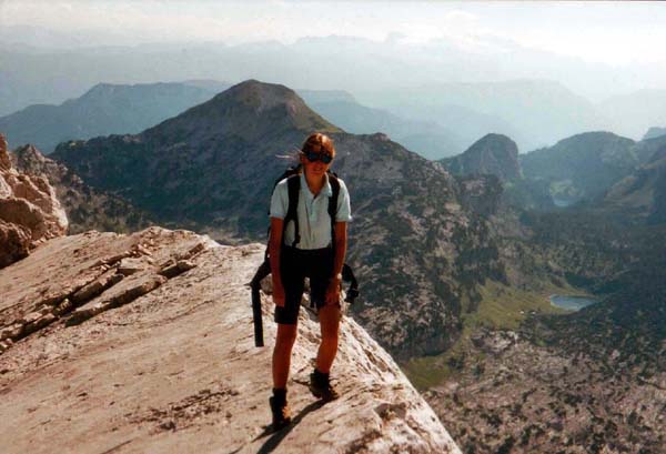 Ulli am höchsten Punkt des Rotgschirrgrates, Blick gegen SW (Elmkogel und -see)