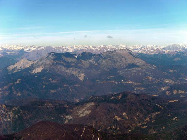 im N Monte Tersadia und der Karnische Hauptkamm östlich des Plöckenpasses