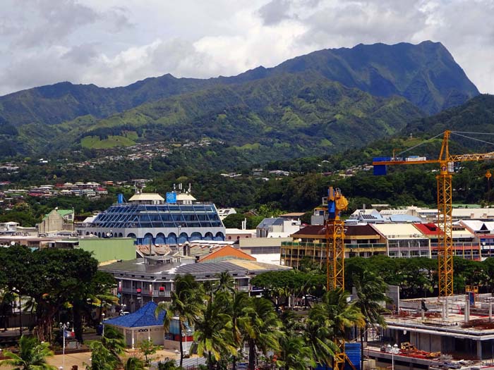 der Aorai vom Hafen in Papeete (aus NW)