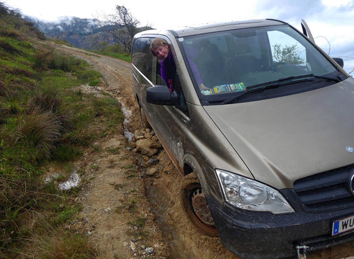 nachdem wir bei der Suche nach der Schneegrenze am Killinimassiv in ein wildes Offroadabenteuer geraten sind ...