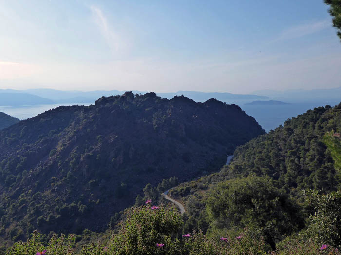 eine Ausnahme bildet der oberhalb des kleinen Weilers Kaimeni Chora gelegene „Vulcano“