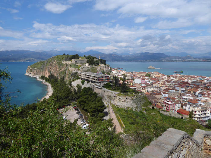 ... schließen wir den Kreis zurück nach Nafplion, von wo es weiter in den Süden geht, nach Leonidio, dem jüngsten Klettermekka Griechenlands