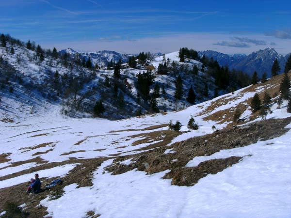 Malga di Clàupa gegen W; rechts hinten der Monte Chiadin