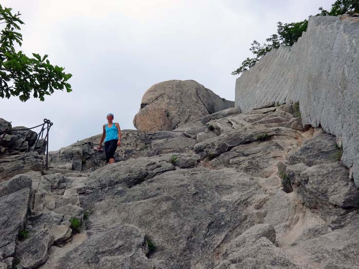 ... an die SO-Wand des Berges