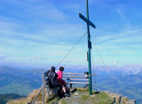 am Gipfel des Bernkogel; Blick gegen NW