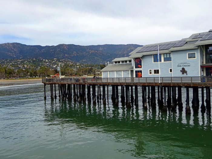 heute machen Shops, Restaurants und ein Museum die Stearns Wharf zu einem vielbesuchten „Stadtteil“ über dem Wasser