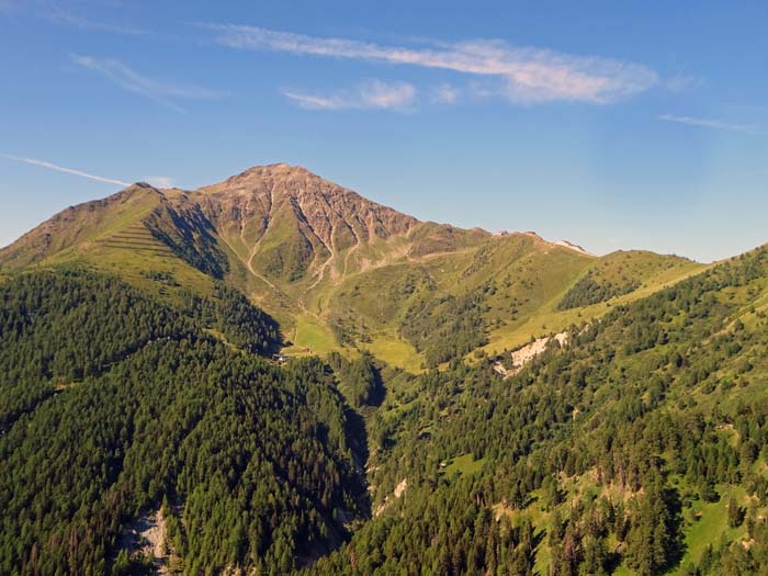 gegenüber ist die Bergstation der Seilbahnverbindung Kals - Matrei am Auslauf des Gorner-Rotenkogel-Massivs (s. Archiv) zu erkennen gegenüber ist die Bergstation der Seilbahnverbindung Kals - Matrei am Auslauf des Gorner-Rotenkogel-Massivs (s. Archiv) zu erkennen