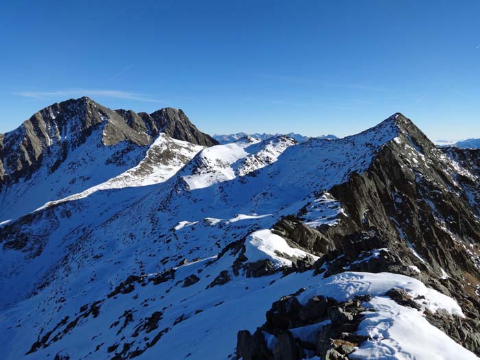 am Ostgratfirst zum Pizleshorn; links Lasörling