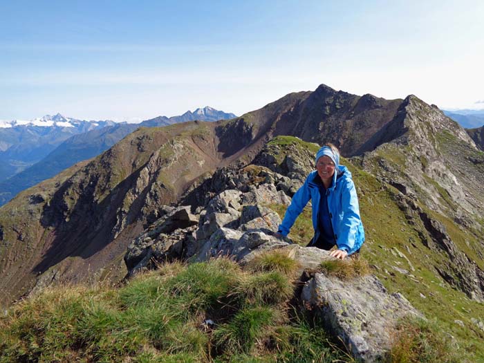 Rückblick vom Gelenkschartenkopf zum Rotstein; links hinten der Großglockner