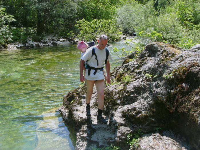 das kühle Nass hat Trinkwasserqualität und lädt zum Baden ein