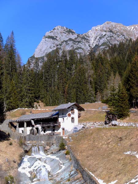 Mühlenhaus am ersten Piaveknie, unterhalb von Cima Sappada