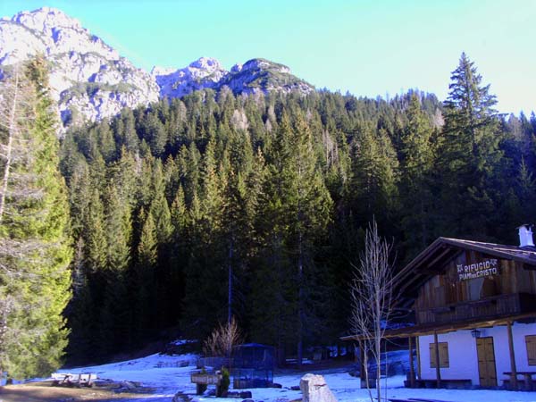 ... zum Rifugio Pian del Cristo am Fuß des Chiadin