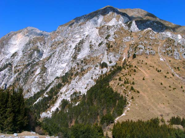 die Sella Foredôr mit dem Aufstieg durch die Südflanke