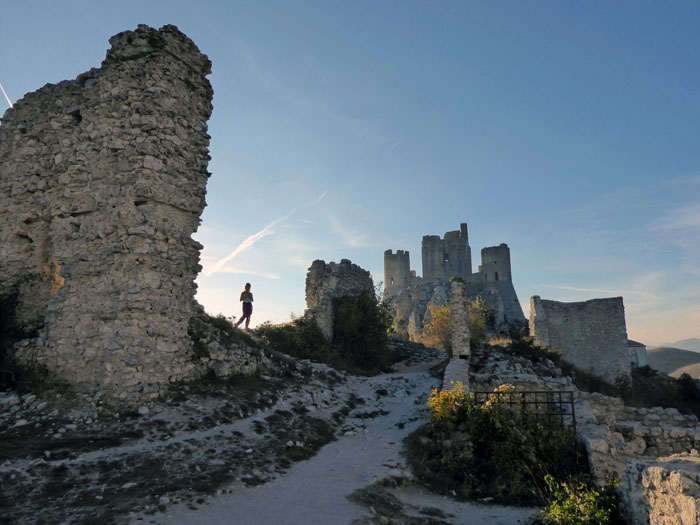 sie ist die höchstgelegene Burganlage des Apennin
