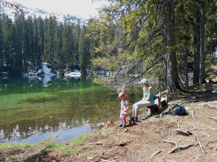 hier entsteht der Plan für die morgige Schitour auf die weit dahinter gelegene Planinica im zentralen Durmitor