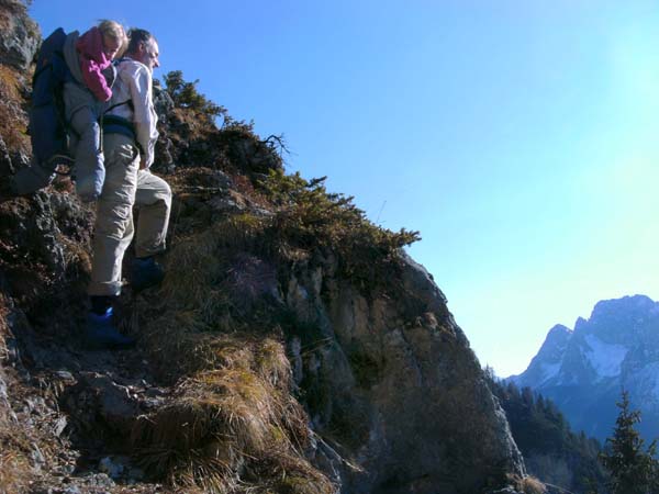 die Steilstufe über der Hütte; Blick auf den Monte Chiadin