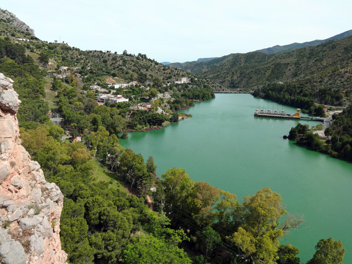 Blick vom Südausgang auf El Chorro, von wo Shuttlebusse zum Eingang zurückbringen