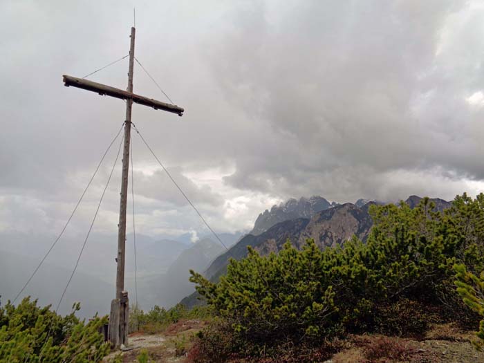 Blick vom Feierabendbühel gegen Osten auf den Spitzkofel