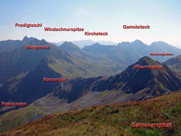 Blick von unserem ersten Gipfel über den Tauernhauptkamm nach O; dieses Gratstück findest du im Archiv Bergsteigen unter Kircheleck - Gamskarspitze