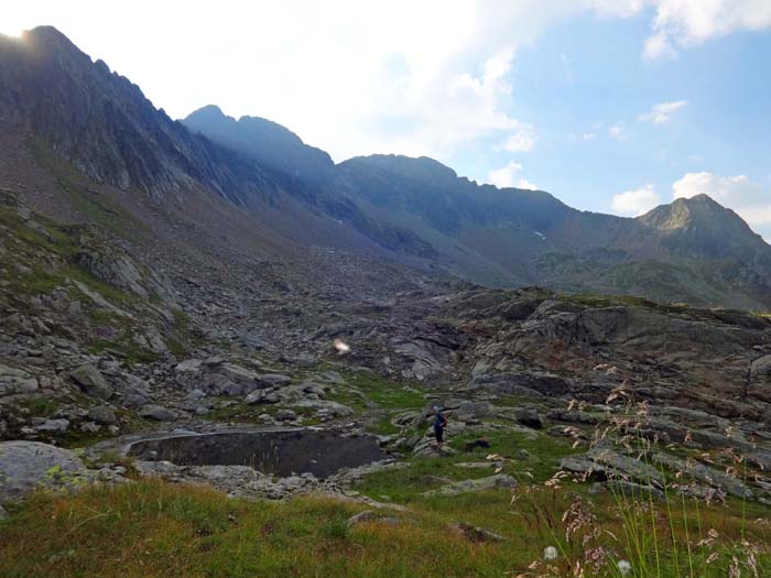 wir steigen nordseitig ins Weitkar ab, die kleinen Seen sind in diesem heißen Sommer beinahe alle ausgetrocknet