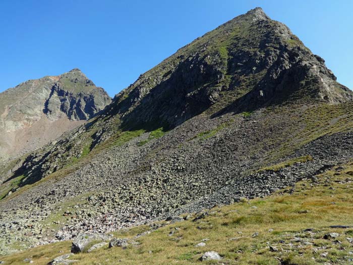 mit der fast 2300 m hohen Kaiserscharte betreten wir wieder den Hauptkamm; um von hier aufs Kieseck zu gelangen, kann man die folgenden Zapfen von Kaiserspitze und Meisterspitze (links) überschreiten, ...