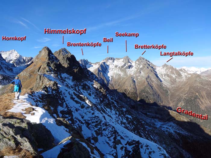 im NW der weiter führende Grat über die Himmelswand und etliche 3000er der zentralen Schobergruppe