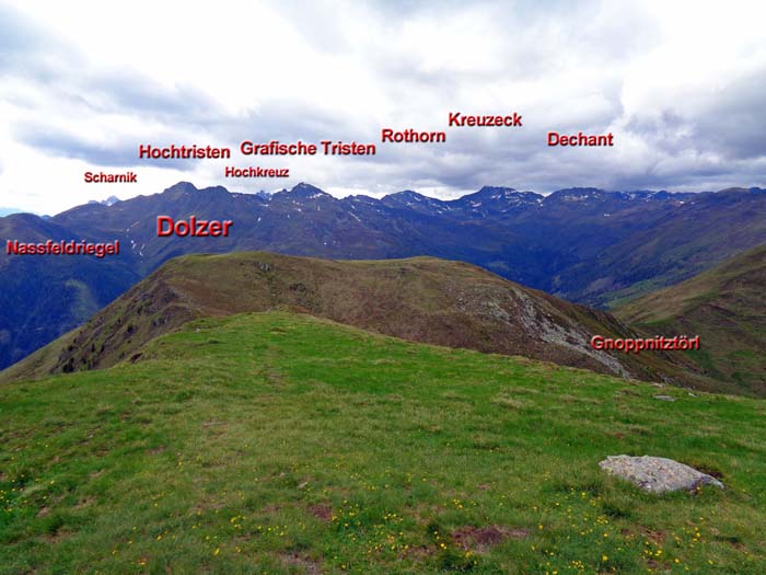 Blick gegen NW; unterhalb des Kreuzeck liegt die Feldner Hütte, von hier in etwa drei Stunden zu erreichen