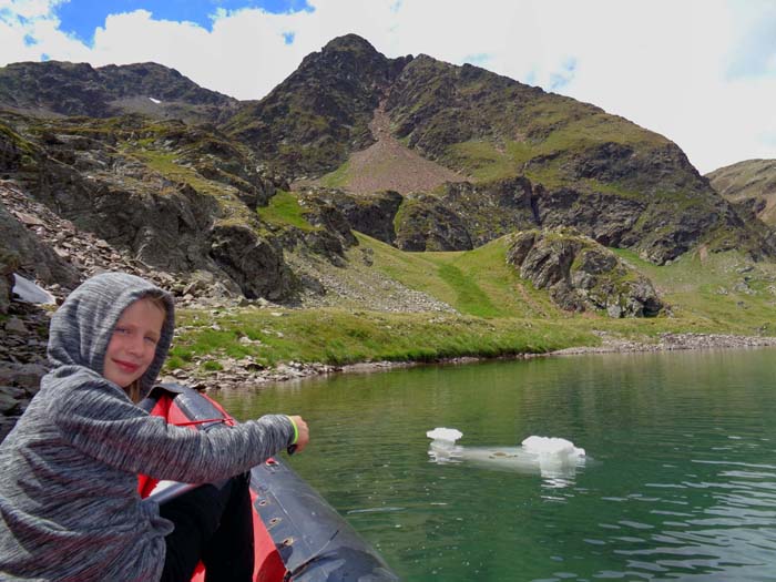 ... und einen „Eisberg“ schwimmen zu lassen; links oben zeigt sich endlich der Regensteingipfel