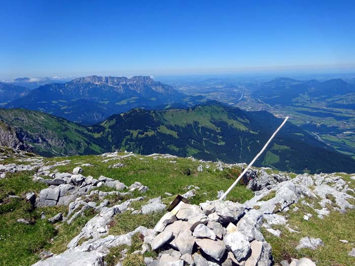 Gipfel des Vorderen Freieck mit Rossfeld und Untersberg