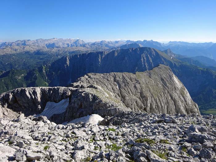 Gipfelblick gegen Süden auf Schneibstein (s. Archiv) und Steinernes Meer