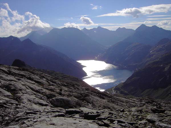 Blick vom Biwakplatz auf Kölnbreinsperre und Ankogel