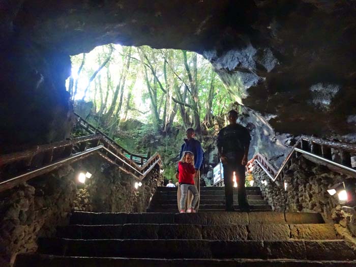 Streiflichter unserer Jeju-Rundfahrt: die Manjanggul Lavahöhle erstreckt sich über gut sieben Kilometer und gehört zu den längsten und sehenswertesten der Erde