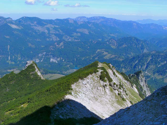 der Nordsattel am Ausstieg der Rinne; von links kommt die Route über den Langtalsattel herauf