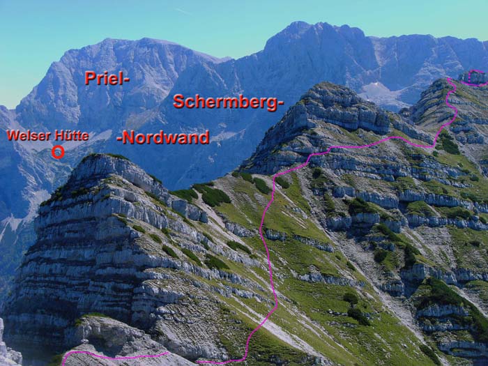 der Weiterweg zum nächsten Gipfelkreuz - auf dem Pyramidenkogel