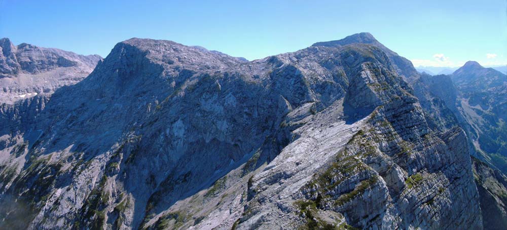 im S bäumt sich der Hetzaukamm neuerlich ungestüm auf: die Jakobinermütze (Pulverhörndl)