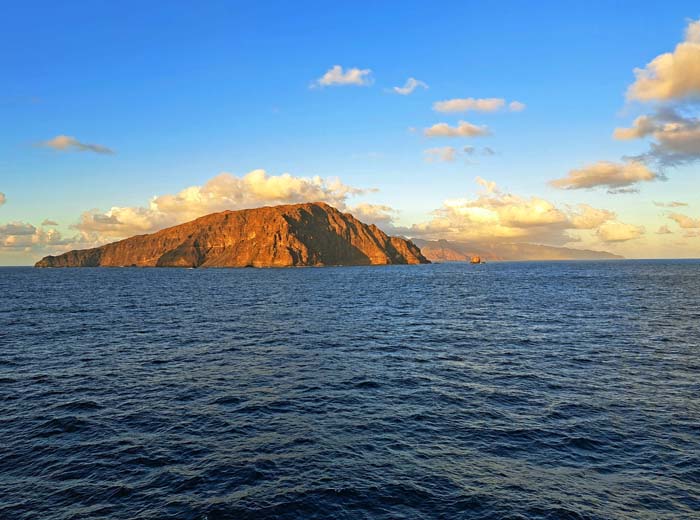 ... das Cap Matafenua, die Ostspitze der Insel, ...
