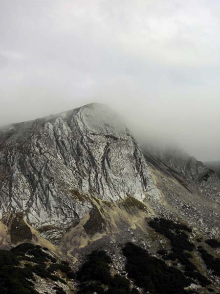 Blick vom Hagler nach N gegen die wolkenverhangene Nockplatte