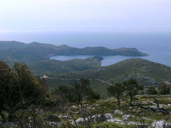 der Kreis schließt sich: im SO die Portorusbucht mit Skrivena Luka und dem Kap Struga