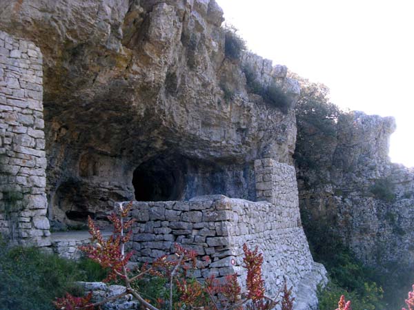 ... die Titova špilja, bis zur Befreiung Belgrads am 20.10.1944 der geheime Schlupfwinkel Marschall Titos