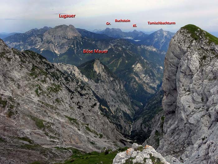 Blick vom Hochkogel-Nordkamm ins Schneeloch