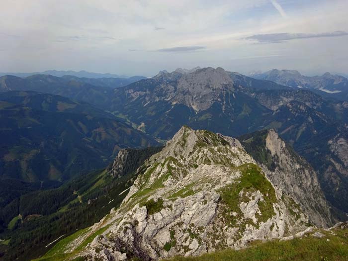 ein sehr selten begangener Aufstieg auf den Hochkogel: von Radmer an der Stube über Böse Mauer, Senkkogel (s. Archiv Schitouren) und Westgrat