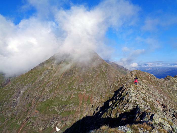 überm Roteck heben sich die Wolkenschleier