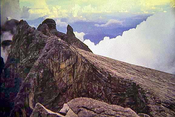 Blick nach O auf den Ugly Sister Peak, dem wir am Abstieg noch einen Besuch abstatten werden