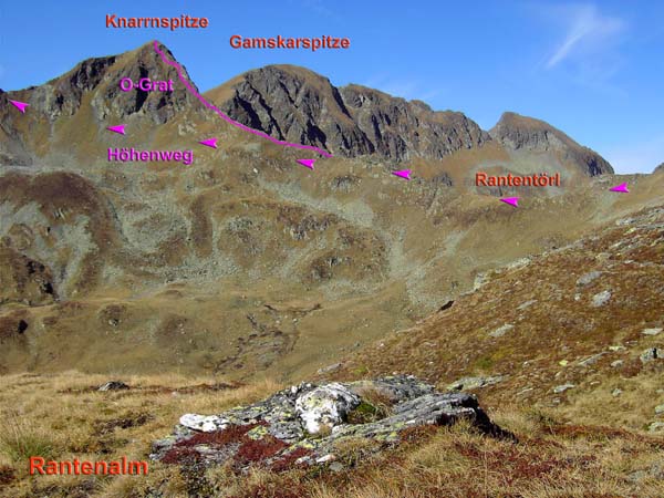 der Weiterweg über den Ostgrat auf die Knarrnspitze gibt bei trockener Witterung keinen Anlass zur Bange