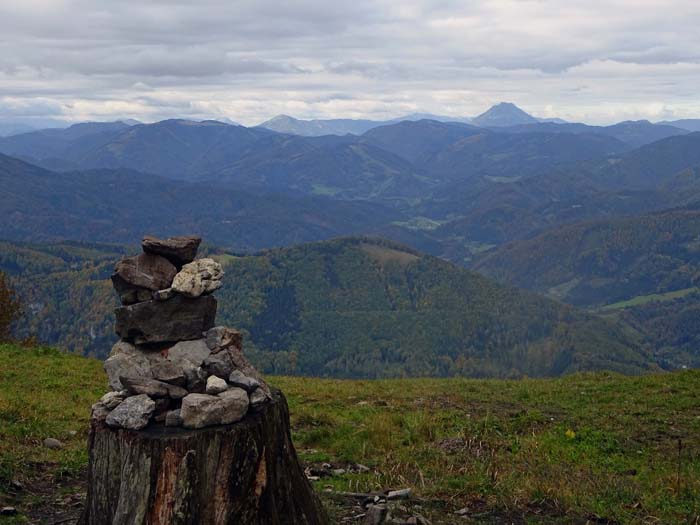 Blick gegen WSW über die Türnitzer Alpen auf Ötscher und Dürrenstein